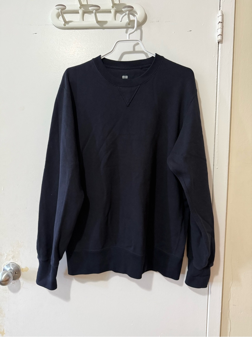 Uniqlo Men's Crewneck Sweatshirt - Navy Blue